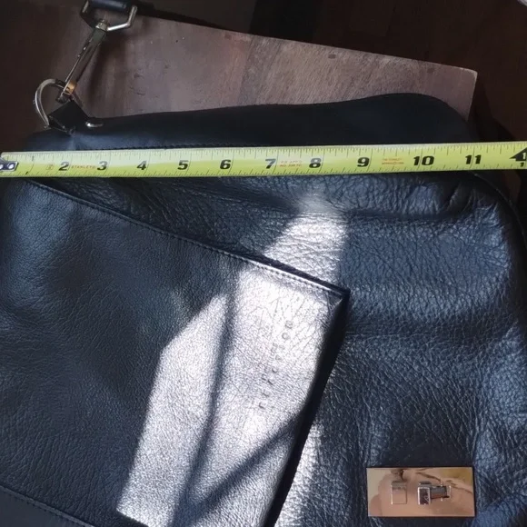 Kenneth Cole Reaction Laptop Messenger Bag - Picture 16 of 16